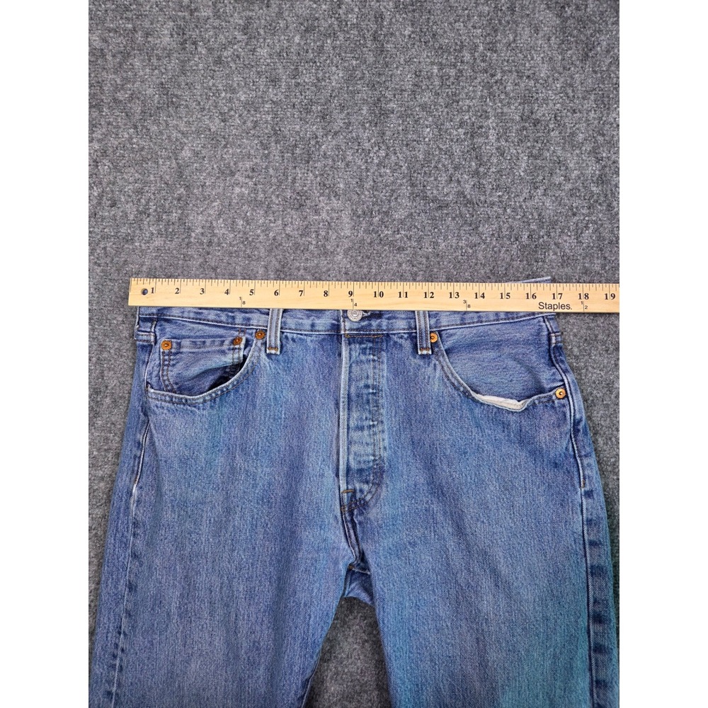 Levi's 501 Original Fit Jeans Mens 33x32 Blue Medium Wash Straight Leg Denim - Picture 4 of 11